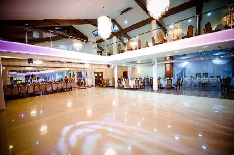 U Ojdanow Hotel Wegrow Ngoại thất bức ảnh