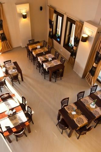 U Ojdanow Hotel Wegrow Ngoại thất bức ảnh